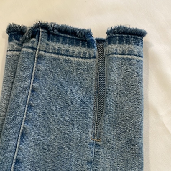 DL1961 Mara Instasculpt Straight Ankle with frayed and split ankle Size: 28 - Picture 12 of 12